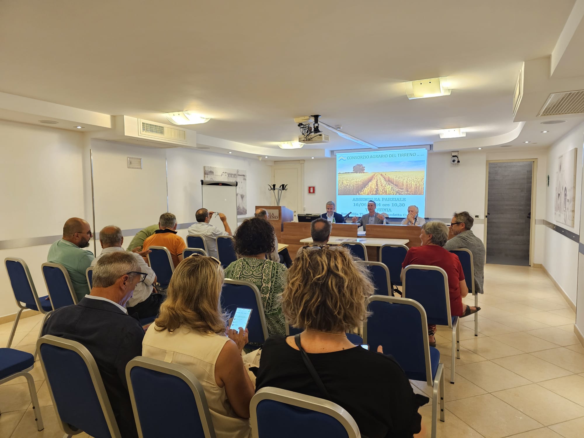 Assemblea Tarquinia - Momento di discussione