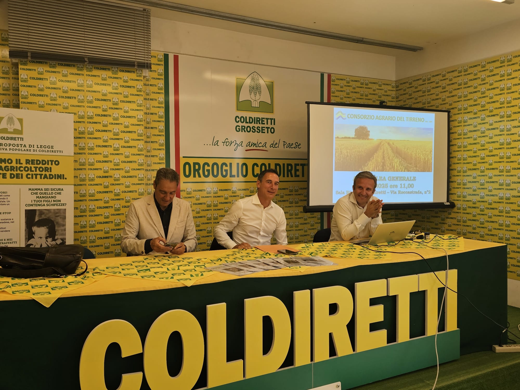 Intervento tavolo presidenza